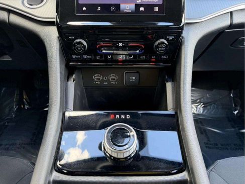 Used 2023 Jeep Grand Cherokee Laredo w/ MOPAR Finishing Package AWD/4WD image 15