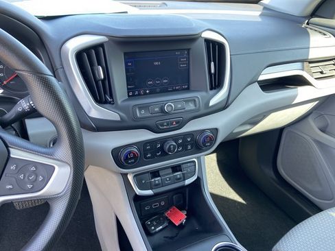 Used 2024 GMC Terrain SLE w/ Driver Convenience Package FWD image 23