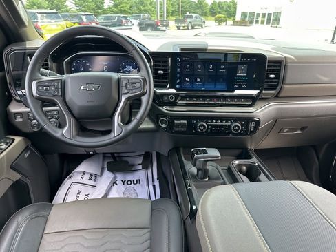 Used 2024 Chevrolet Silverado 1500 ZR2 w/ Technology Package image 33