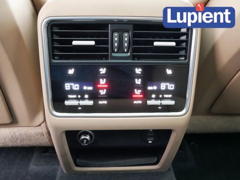 Used 2021 Porsche Cayenne Base image 18