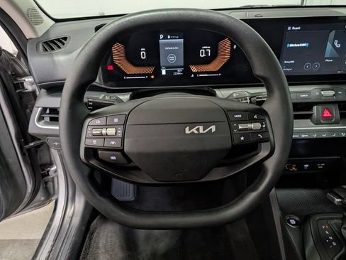 Used 2025 Kia K4 FWD image 16