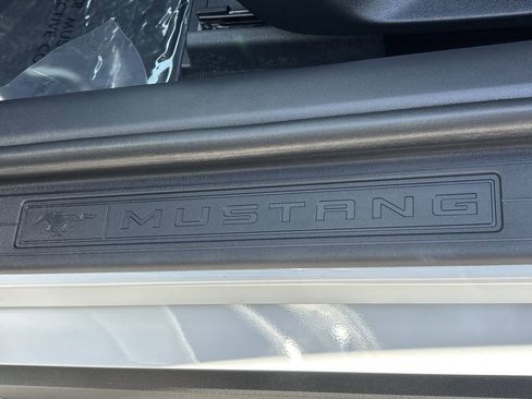 Used 2025 Ford Mustang Coupe RWD image 9