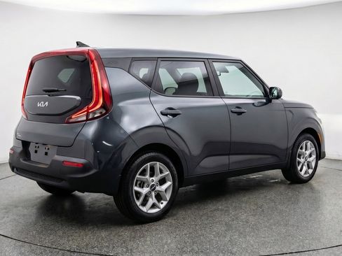 Used 2025 Kia Soul LX w/ LX Technology Package image 9