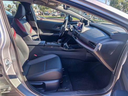 New 2026 Toyota Prius Plug-In Hybrid FWD image 19
