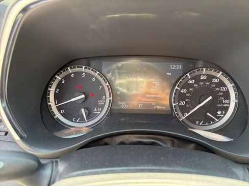 Used 2021 Toyota Highlander Platinum image 2