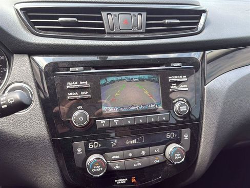 Used 2017 Nissan Rogue Sport SV w/ SV All-Weather Package FWD image 6