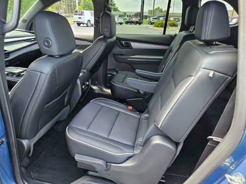 Used 2025 Buick Enclave Preferred FWD image 10
