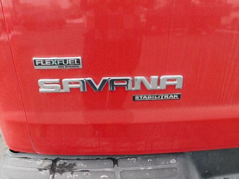 Used 2011 GMC Savana 3500 image 35