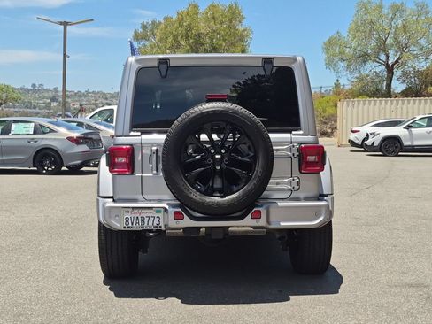 Used 2021 Jeep Wrangler Unlimited Sahara AWD/4WD image 4