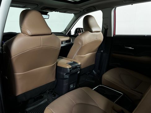 Used 2026 Toyota Grand Highlander AWD image 24