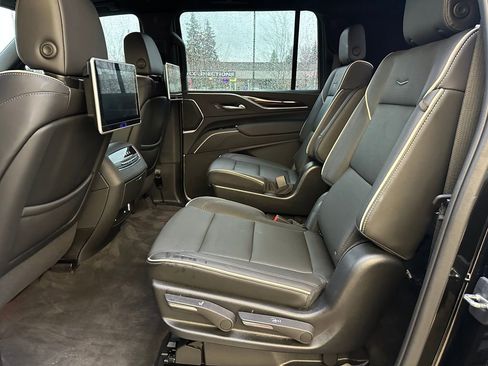 Used 2023 Cadillac Escalade ESV Premium Luxury AWD/4WD image 15