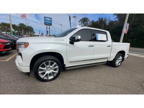 Used 2025 Chevrolet Silverado 1500 High Country AWD/4WD image 6