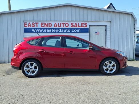 Used 2014 Ford Focus SE FWD image 2