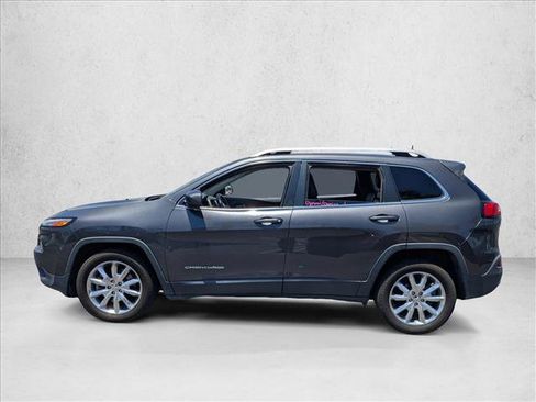Used 2017 Jeep Cherokee Limited FWD image 8