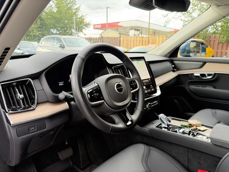 Used 2025 Volvo XC90 B6 Plus w/ Protection Package Premier AWD/4WD image 13