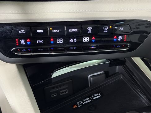 Certified 2023 Buick Envision Avenir image 25