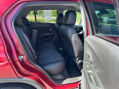 Used 2020 Chevrolet Trax LT w/ Driver Confidence Package AWD/4WD image 20