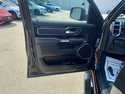 Used 2025 RAM 1500 Laramie AWD/4WD image 10