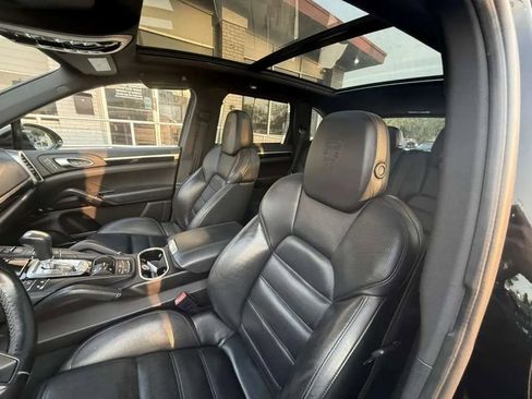 Used 2016 Porsche Cayenne S w/ Premium Plus Package AWD/4WD image 12