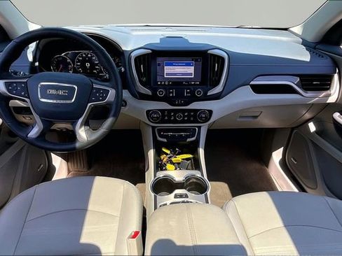 Used 2024 GMC Terrain Denali w/ Denali Premium Package AWD/4WD image 7
