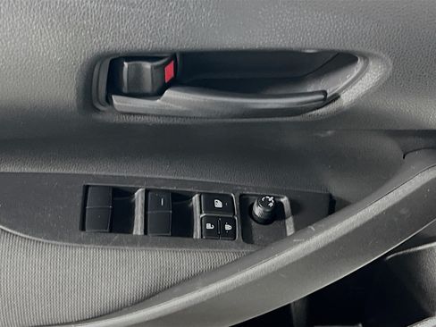 Used 2022 Toyota Corolla LE FWD image 17