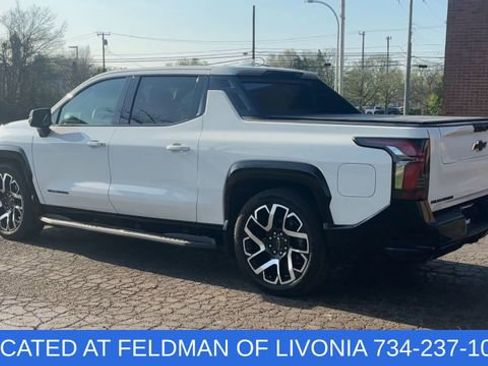 Certified 2024 Chevrolet Silverado EV RST AWD/4WD image 6