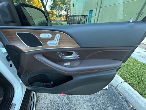 Used 2023 Mercedes-Benz GLE 450 4MATIC w/ AMG Line Exterior image 30