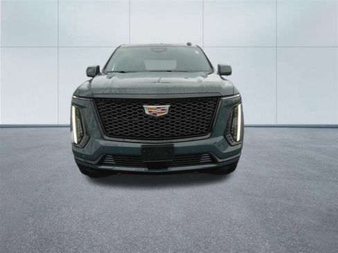 Used 2025 Cadillac Escalade Sport w/ Touring Package image 5