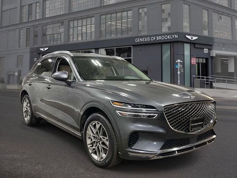 Used 2023 Genesis GV70 2.5T w/ Select Package AWD/4WD image 2