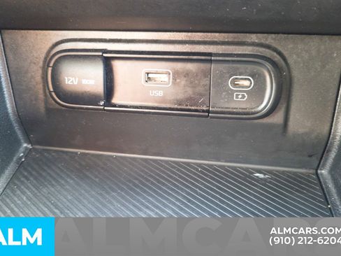 Used 2024 Kia Sportage LX image 10