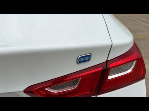 Used 2017 Chevrolet Malibu Hybrid FWD image 28