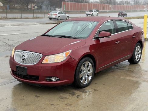 Used 2011 Buick LaCrosse CXL image 2