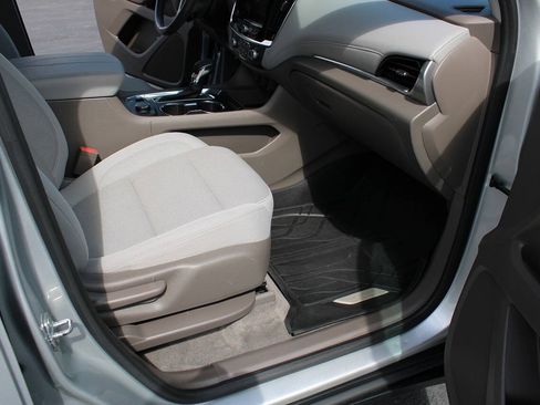 Used 2021 Chevrolet Traverse LT AWD/4WD image 39