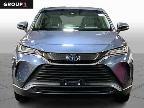 Certified 2021 Toyota Venza LE image 3