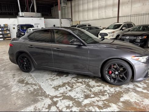 Used 2020 Alfa Romeo Giulia AWD w/ Quick Order Package 22J Sport image 4