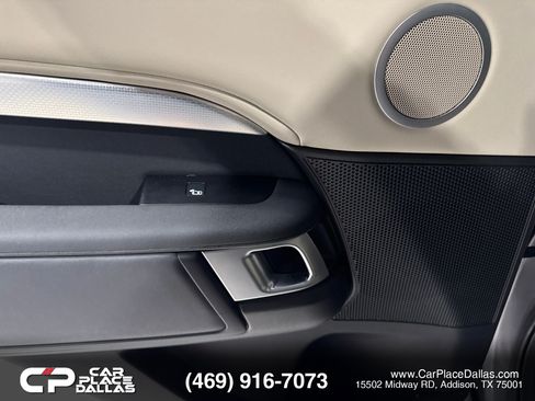 Used 2020 Land Rover Discovery Landmark AWD/4WD image 10