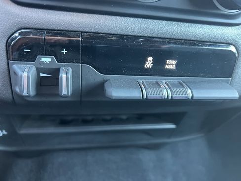 Used 2024 RAM 2500 Big Horn image 40