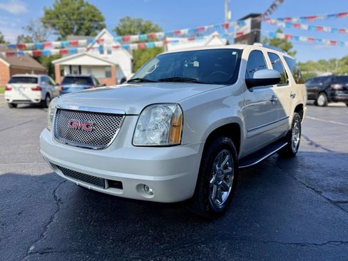 Used 2011 GMC Yukon Denali AWD/4WD image 4