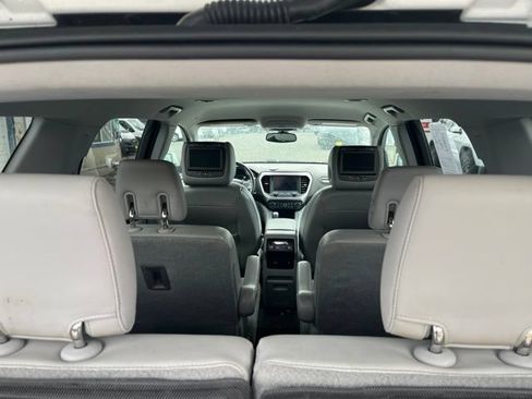 Used 2017 GMC Acadia SLT AWD/4WD image 9