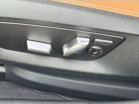 Used 2023 BMW 530i w/ Premium Package image 25