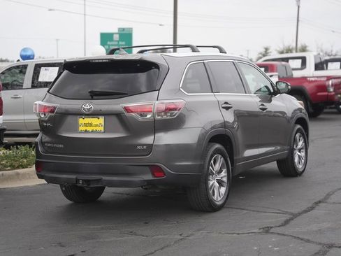 Used 2015 Toyota Highlander XLE image 6