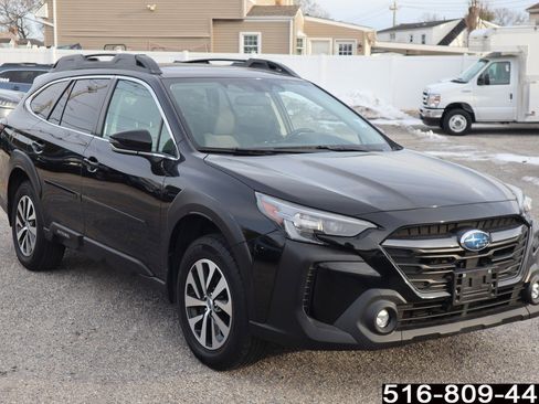 Used 2023 Subaru Outback Premium image 1