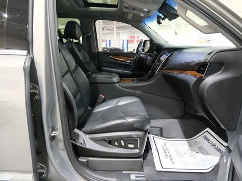 Used 2019 Cadillac Escalade Premium Luxury w/ LPO, Radiant Package AWD/4WD image 35