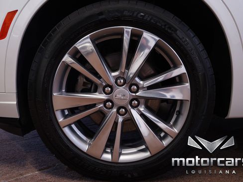 Used 2023 Cadillac XT6 Premium Luxury image 19