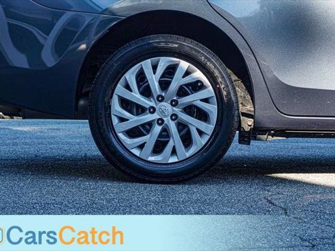 Used 2018 Toyota Corolla LE image 16