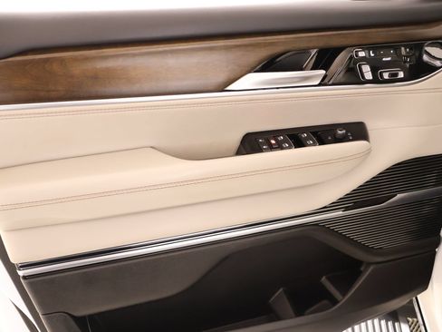 Used 2023 Jeep Grand Wagoneer 4WD w/ Convenience Group III image 18