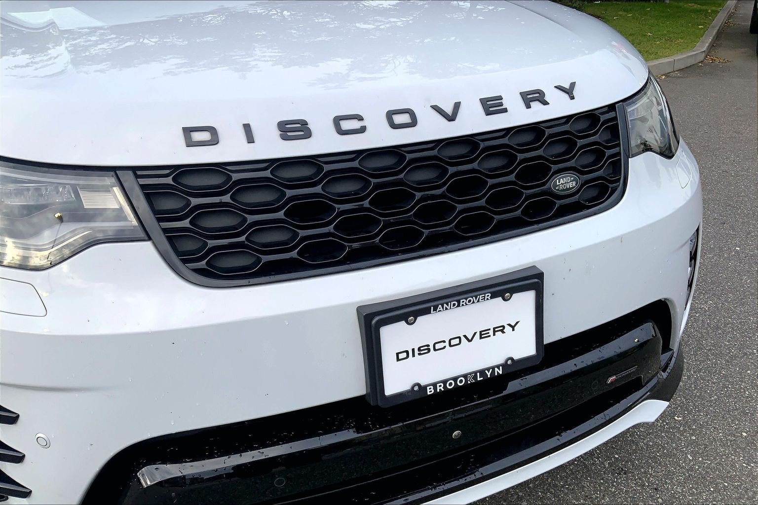 Used 2023 Land Rover Discovery S R-Dynamic AWD/4WD image 6