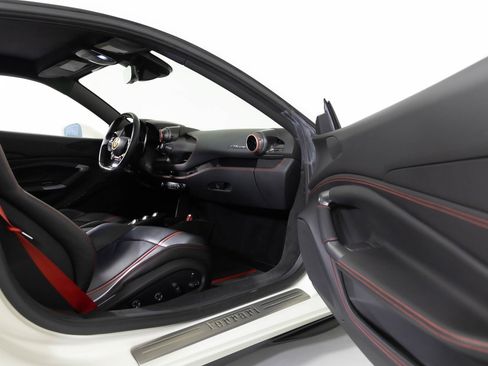 Used 2020 Ferrari F8 Tributo image 34