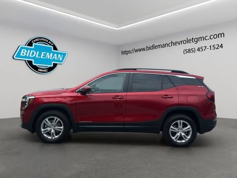 Used 2024 GMC Terrain SLE w/ Driver Convenience Package AWD/4WD image 4