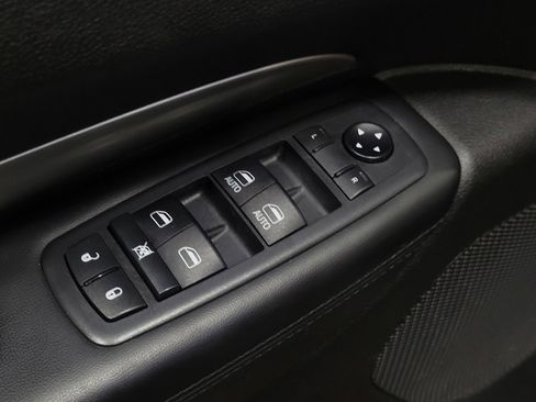 Used 2019 Dodge Durango SXT image 27